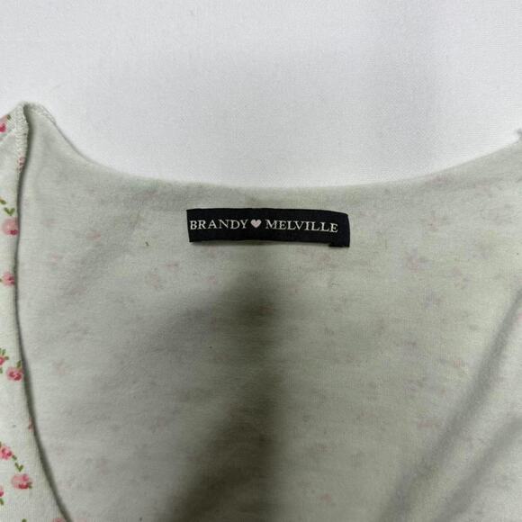 Brandy Melville Coquette Casual Floral Fitted Pale Green Top One Size 100%Cotton - Picture 4 of 4